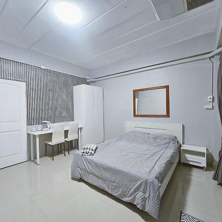 Future Hostel Pattaya Nong Prue Exteriör bild
